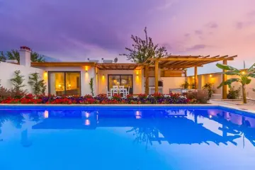 Villa Dorapan- Fethiye Hisarönü'nde Özel Havuzlu, Jakuzili Lüks Tatil Villası
