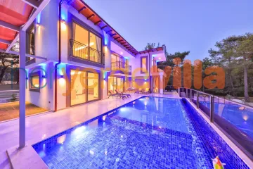 Villa Saltanat | Kaş Uğrar'da Doğa Manzaralı Özel Havuzlu Villa