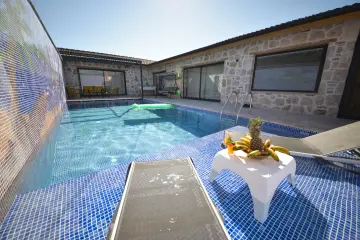Holiday Villa Sehlen Marti: 2-Bedroom Retreat in Kalkan, Sarıbelen for a Relaxing Getaway