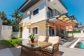 Fethiye Hisarönü'nde 3 Odalı, Özel Havuzlu Tatil Villası