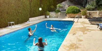 Ortak Havuzlu Villalar