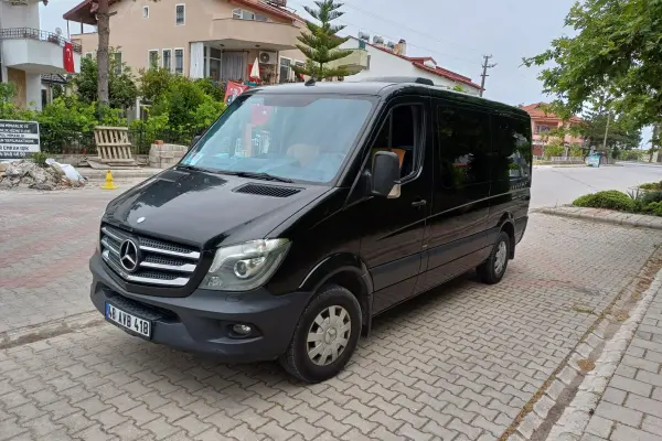 Fethiye VIP Minibüs Kiralama | Şoförlü Lüks Araç (10 Kişilik – 3 Saat)