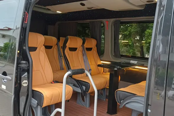 Fethiye VIP Minibüs Kiralama | Şoförlü Lüks Araç (10 Kişilik – 3 Saat)