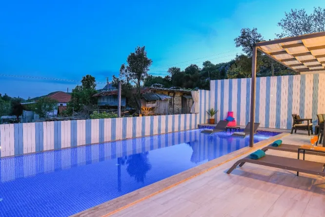 Doğa İçinde Jakuzili Villa Barış İkizce - Kalkan Kiralık Tatil Villası