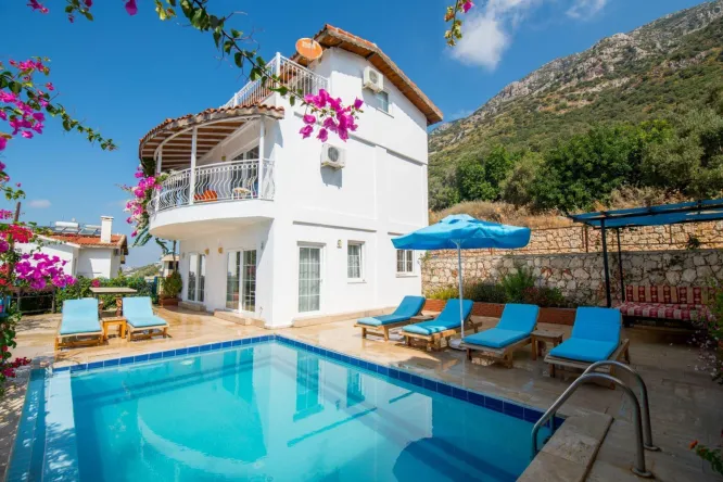 Kalkan Kördere'de Deniz Manzaralı  Kiralık Villa – Villa Manzara | 6 Kişilik
