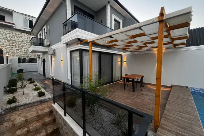 Demre'de Korunaklı Havuzlu 6 Kişilik Tatil Villası - Villa Zena 1