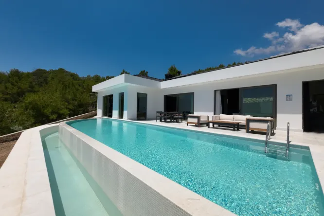 Kalkan İslamlar’da Özel Havuzlu Villa Sun | 4 Kişilik Tatil Villası