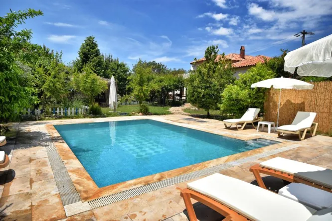Villa Jasmin | Kayaköy’de 10 Kişilik Geniş ve Konforlu Kiralık Tatil Villası