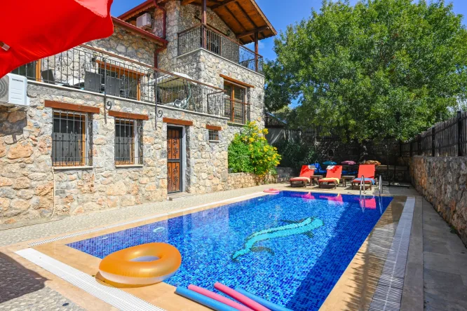 Fethiye Kayaköy’de 4 Odalı, Özel Havuzlu Doğa İçinde Kiralık Villa
