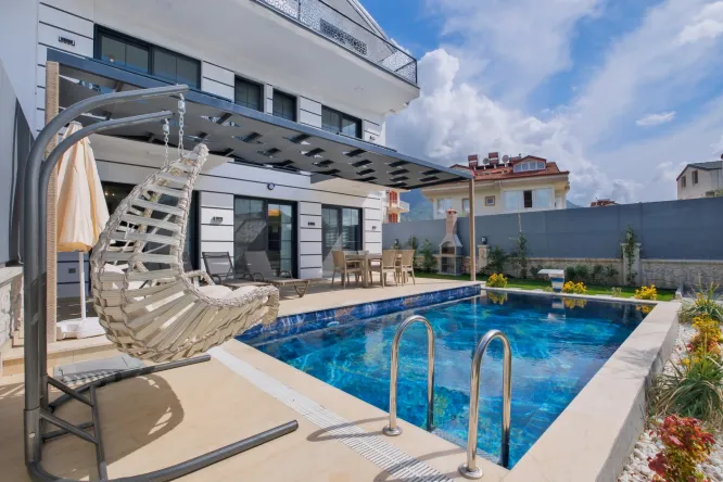 Fethiye Merkezde Özel Havuzlu, Jakuzili ve Saunalı Villa – Villa Sembol