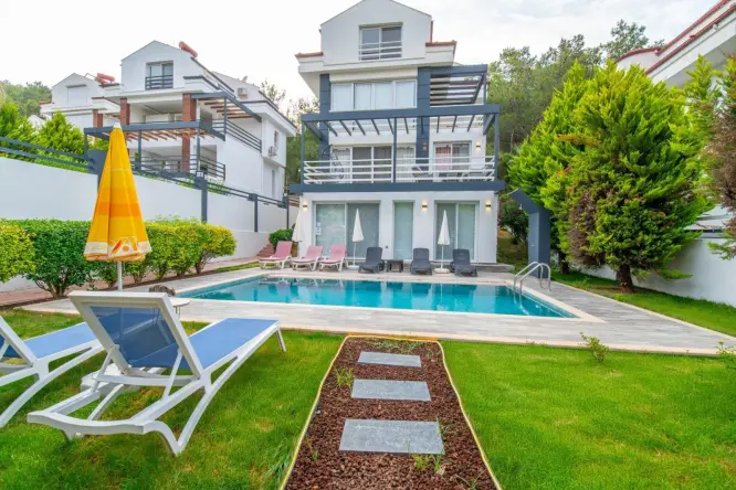 Ölüdeniz Ovacık’ta Babadağ Manzaralı 6 Odalı Kiralık Villa – Villa Kibar