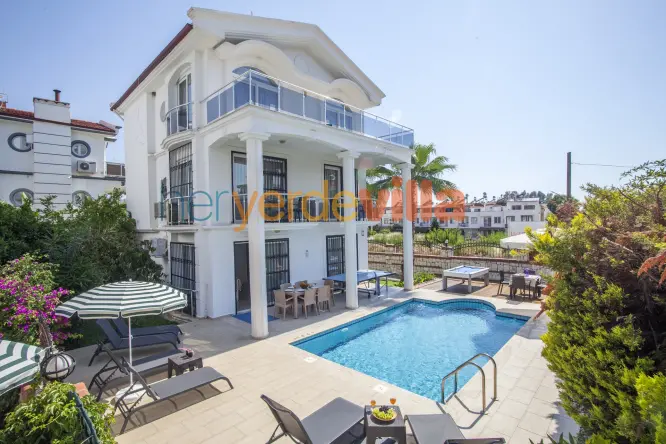 Fethiye Çalış’ta Özel Havuzlu Kiralık Villa Azra– 3 Yatak Odalı