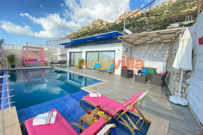 Kalkan Kördere Korunaklı Balayı Villası | Villa Burcum