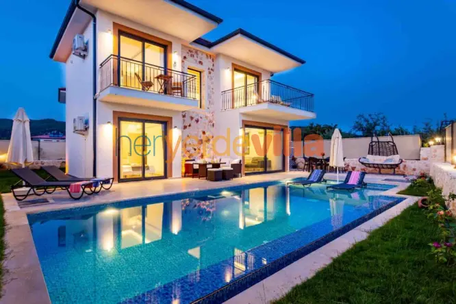 Kaş Çukurbağ Korunaklı Havuzlu Villa | 6 Kişilik Villa Floki