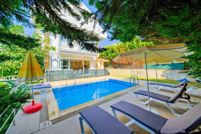 Hisarönü 6 Kişilik Özel Havuzlu Villa | Villa Dikili 3