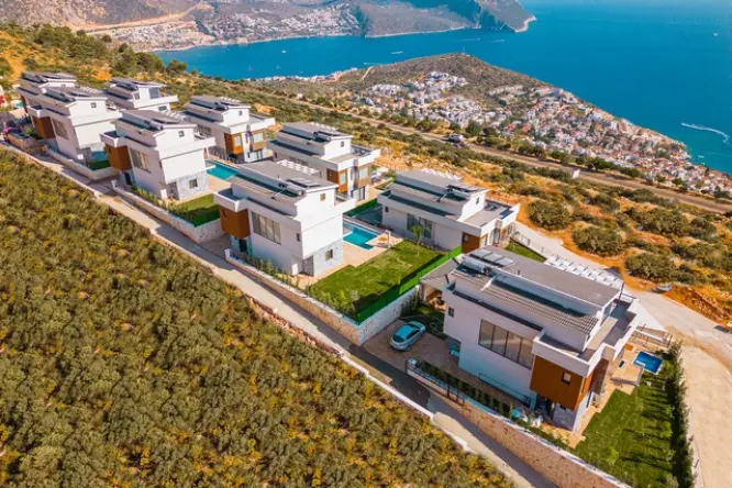 Villa Zümrüt Kalkan Mevkiinde Muhteşem Doğa ve Deniz Manzaralı 5 Yatak Odalı Villa - Kalabalık Gruplar İçin İdeal Konaklama Seçeneği