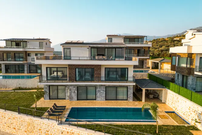 Villa İnci Kalkan Mevkiinde Muhteşem Doğa ve Deniz Manzaralı 5 Yatak Odalı Villa - Kalabalık Gruplar İçin İdeal Konaklama Seçeneği