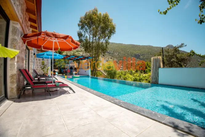 Villa Oran | Kalkan İslamlar’da Korunaklı Havuzlu Muhafazakar Villa