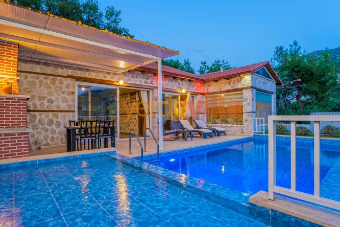 Villa Hayal Evi | Kalkan İslamlar’da Isıtmalı Kapalı Havuzlu Balayı Villası