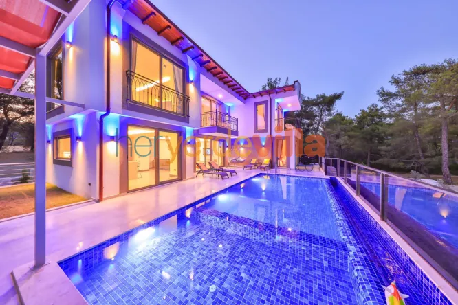 Villa Saltanat | Kaş Uğrar'da Doğa Manzaralı Özel Havuzlu Villa