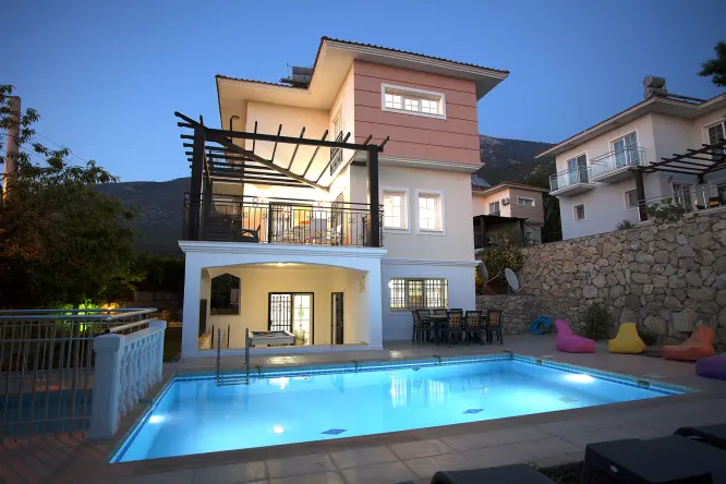 Ölüdeniz Ovacık'ta Muhteşem 6 Yatak Odalı Lüks Villa!