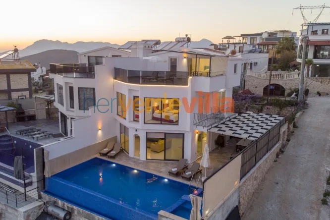 Kalkan İslamlar Deniz Manzaralı 8 Kişilik Villa | Villa Kübra