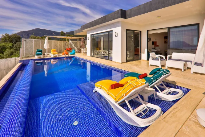 Kalkan Üzümlü Kapalı Havuzlu Villa | Villa Öznur
