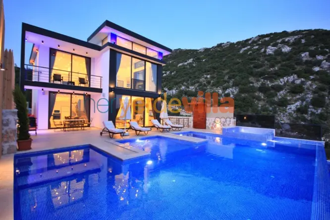 Kalkan İslamlar Korunaklı Havuzlu Villa | Villa Falez