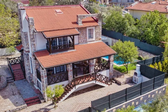 Fethiye'nin Göz Kamaştıran Villası | Hisarönü'nde Eşsiz Konumlu Muhafazakar Dubleks 2+1 Villa