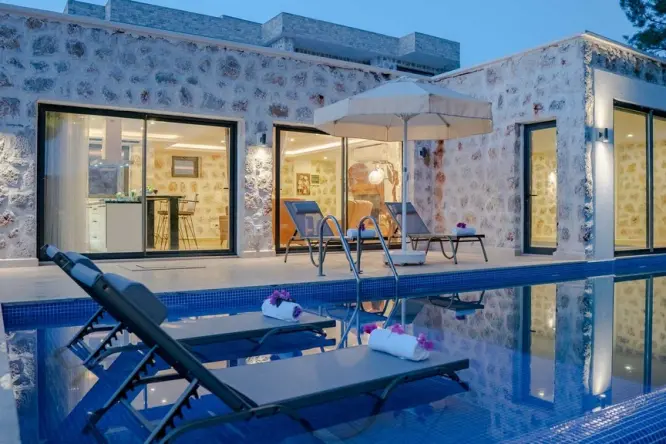 Kalkan İslamlar Korunaklı Villa | Isıtmalı Havuzlu 2 Yatak Odalı Villa Slim 1