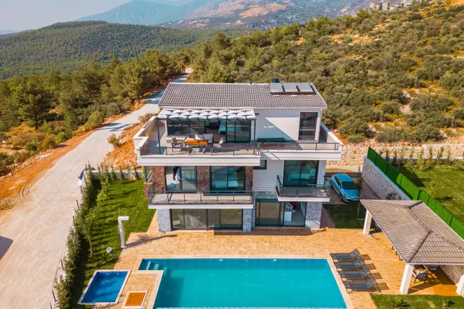 Kalkan Mevkiinde Muhteşem Doğa ve Deniz Manzaralı 4 Yatak Odalı Villa - Kalabalık Gruplar İçin İdeal Konaklama Seçeneği