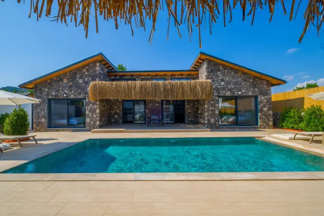 Villa Kuzguncuk Fethiye'nin Muhteşem Doğasında Lüks Kiralık 2+1 Villa | Özel Havuz ve Jakuzi