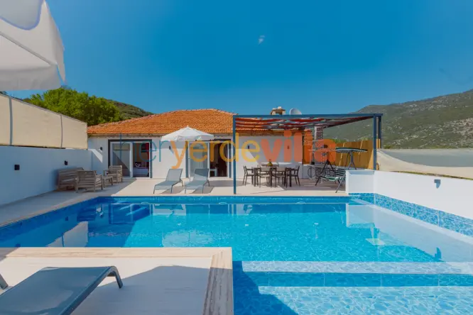 Kalkan İkizce Korunaklı Havuzlu Villa | Villa Adalya
