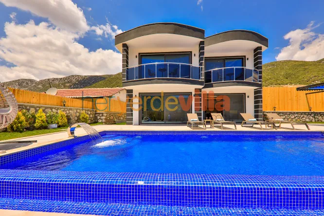 Kalkan Sarıbelen Korunaklı Havuzlu Villa | Villa Palmira