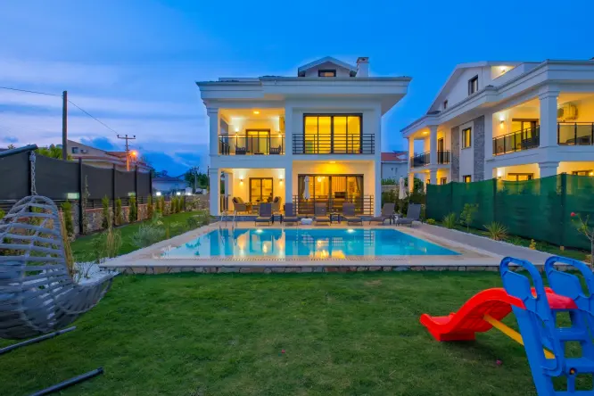 Lüks Tatil Villası | Villa White Palm 1 - Fethiye'nin Akarca Bölgesinde Özel Havuz ve Modern Tasarım