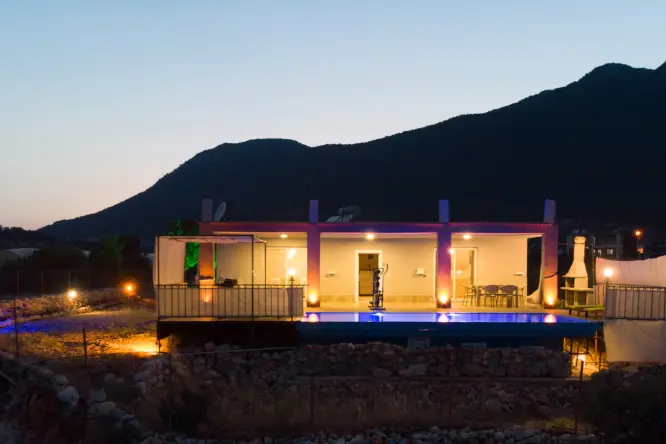 Deniz Manzaralı Villa Olives - Kaş'ta Huzurlu Tatil Villası 