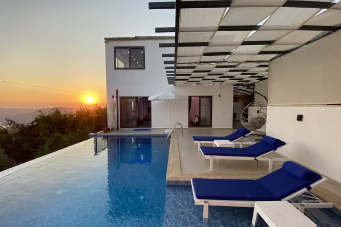 Kaş Bezirgan'da Doğa İçinde Lüks Kiralık Villa – Villa Zeytin
