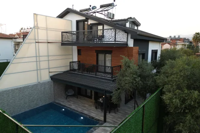 Villa Erika Uno - Fethiye Akarca'da Korunaklı Havuzlu Lüks Tatil Villası