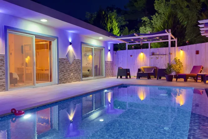 Villa Oruç - Kalkan Üzümlü’de Muhafazakar Balayı Villası | Jakuzili & Özel Havuz