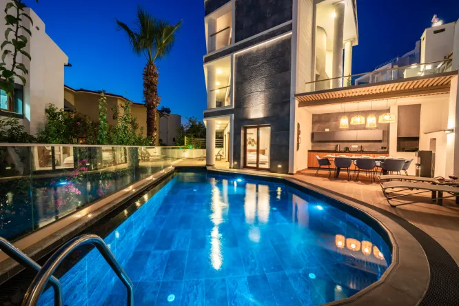 Villa Arhan – Kalkan’da 12 Kişilik Özel Havuzlu ve Manzaralı Tatil Villası
