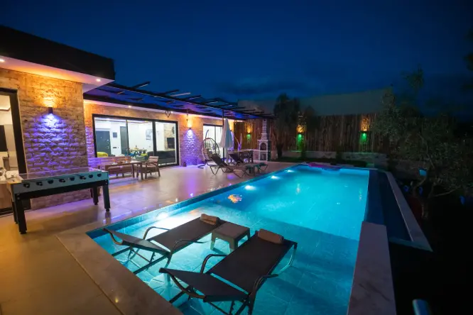 Kalkan Çavdır’da Doğa İçinde Jakuzili Bahçeli Kiralık Villa – Villa Arslanbey