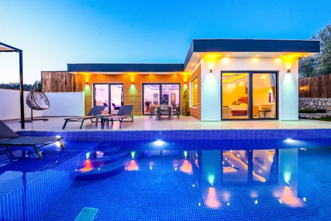 Kaş Çavdır’da Jakuzili, Bahçeli, Aileye Uygun Kiralık Villa
