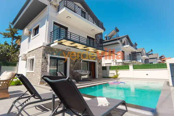 Fethiye Hisarönü'nde 3 Yatak Odalı, Özel Havuzlu Tatil Villası